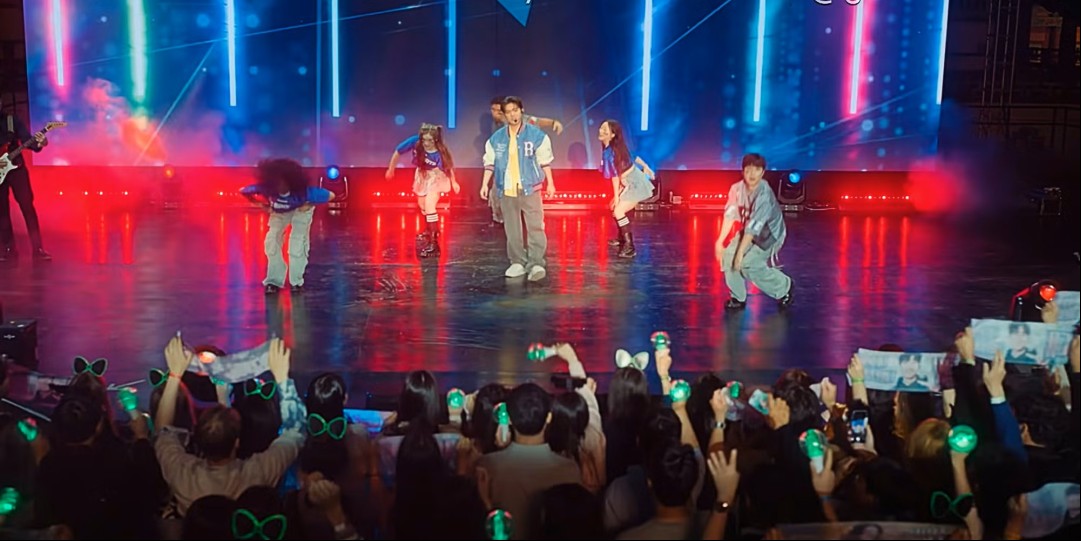 Netflix XO KITTY Season 2 콘서트씬 조명